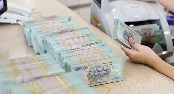 Tiền gửi ngân hàng tăng kỷ lục, nguồn vốn khổng lồ đ …