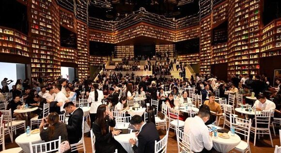 Xuất hiện văn phòng bán bất động sản được thiết kế …